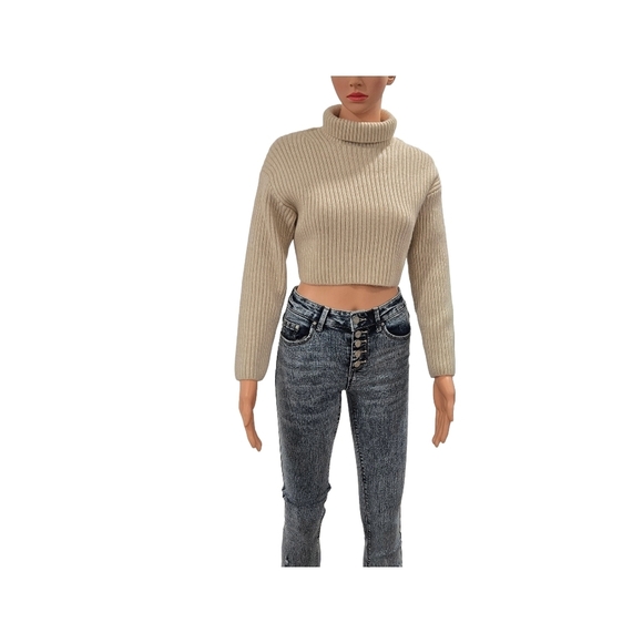Cream Ribbed Turtleneck Crop Sweater - Never Worn - Picture 5 of 9